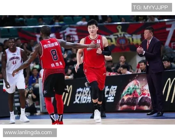 深圳羽毛球队在世界杯预选赛中以84分稳居积分榜首位展现强劲实力 深圳羽毛球队在世界杯预选赛中以84分稳居积分榜首位展现强劲实力