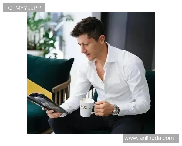 足球巨星莱万多夫斯基的辉煌职业生涯与成就简介 足球巨星莱万多夫斯基的辉煌职业生涯与成就简介