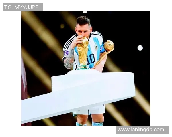 足球明星们纷纷模仿梅西的技巧与风格展现个人魅力与足球魅力 足球明星们纷纷模仿梅西的技巧与风格展现个人魅力与足球魅力