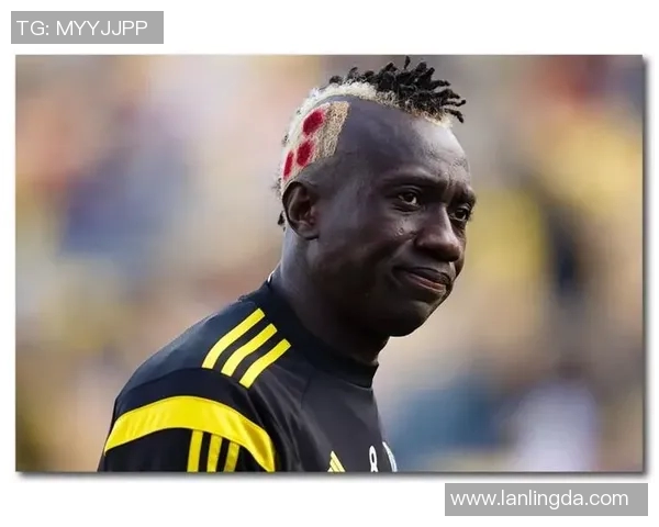 足球明星大头T恤热潮来袭时尚与运动完美结合的潮流单品